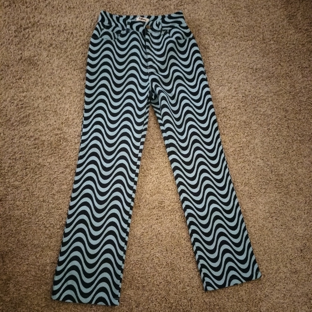 Like- New Condition Red Berry Wave Pattern Pants Blue Size Small